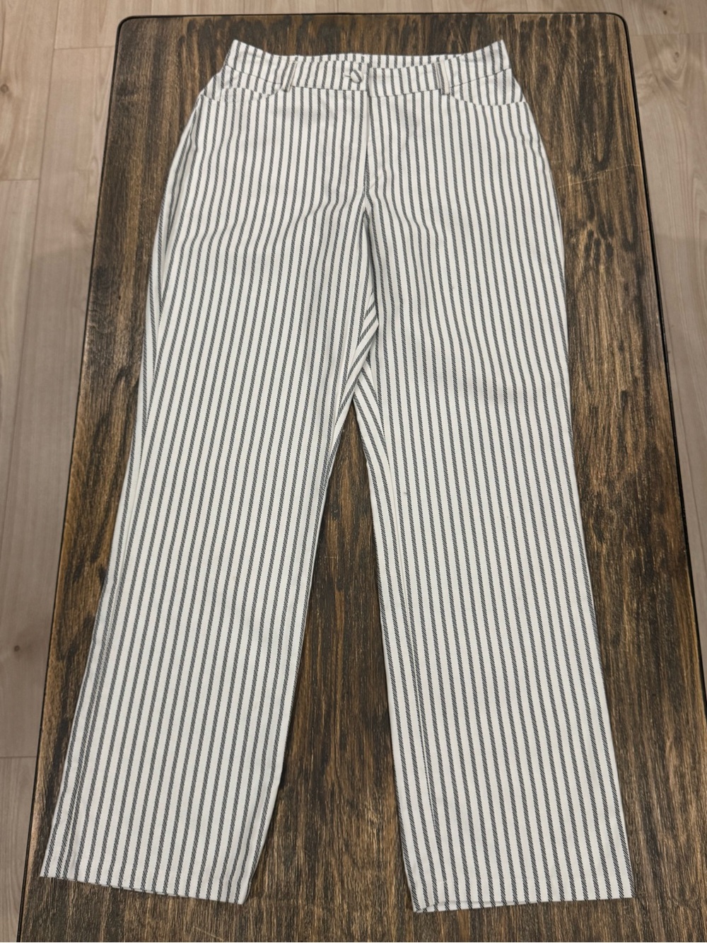 Tahari Women’s Striped Wide Leg Pants Size 8 White Black Cotton NWT
